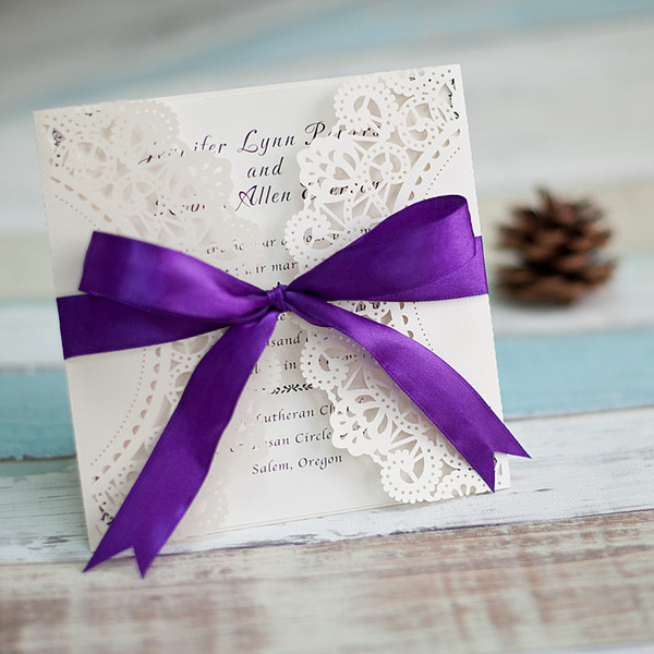 Lila esküvői meghívó